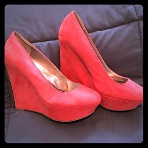 Coral Platform Wedges
